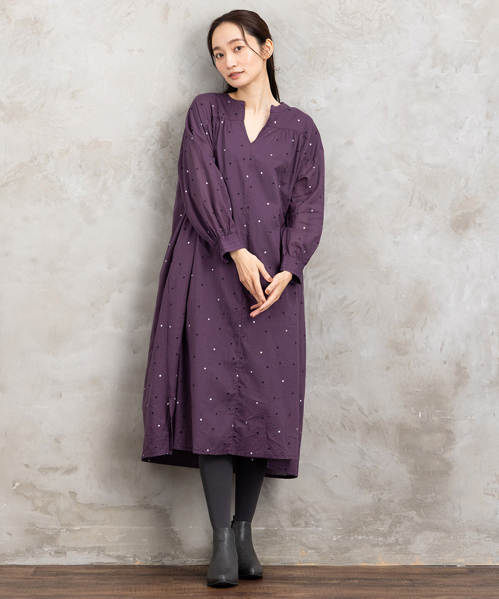 21号(6L～) ホイルドットプリントキーネックワンピース