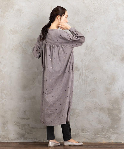 21号(6L～) ホイルドットプリントキーネックワンピース