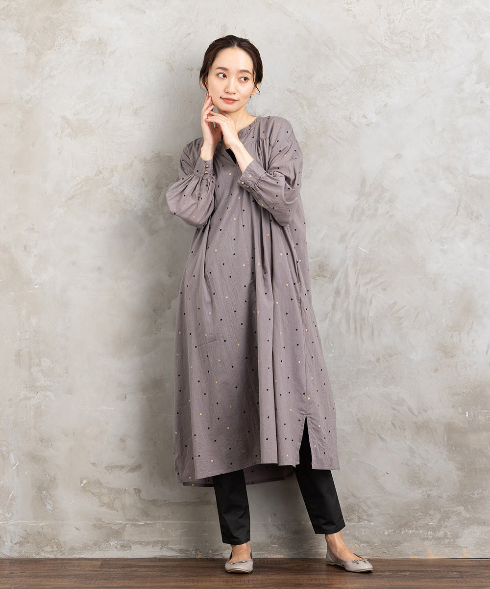 21号(6L～) ホイルドットプリントキーネックワンピース