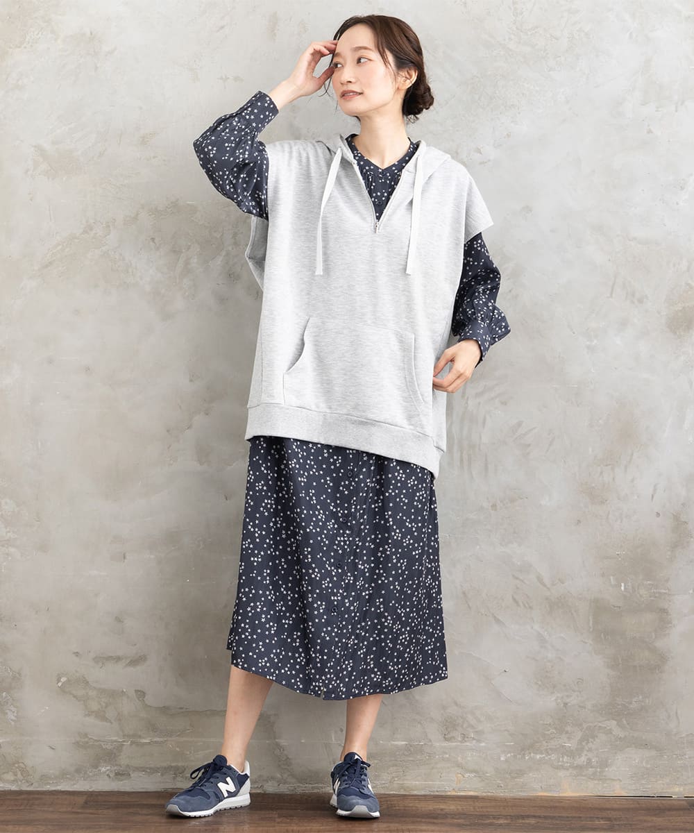 パウダーサテンスタープリントワンピース