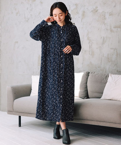 パウダーサテンスタープリントワンピース