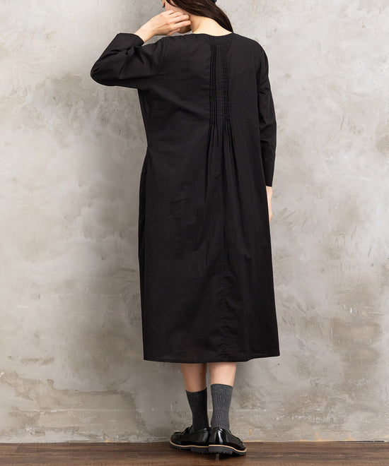 INDESIGN ビーズラインピンタックワンピース