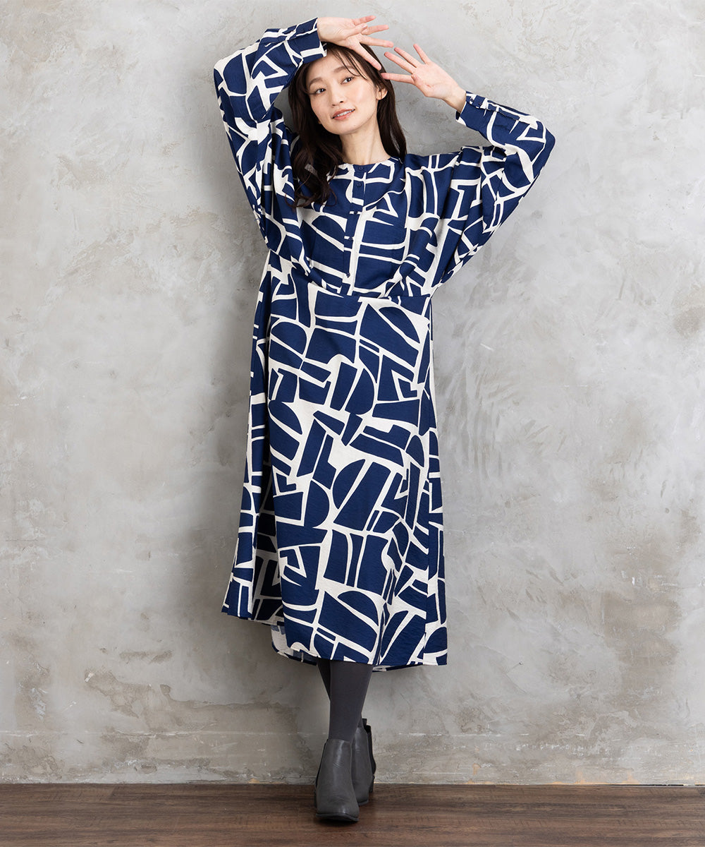 30-9668 b.young [リミサロ]ジオメトリックプリントワンピース