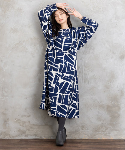 30-9668 b.young [リミサロ]ジオメトリックプリントワンピース