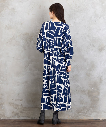 30-9668 b.young [リミサロ]ジオメトリックプリントワンピース