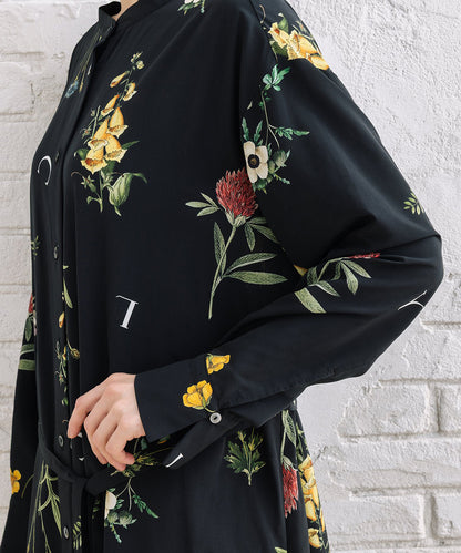 LIYOCA ボタニカルプリントデシンワンピース