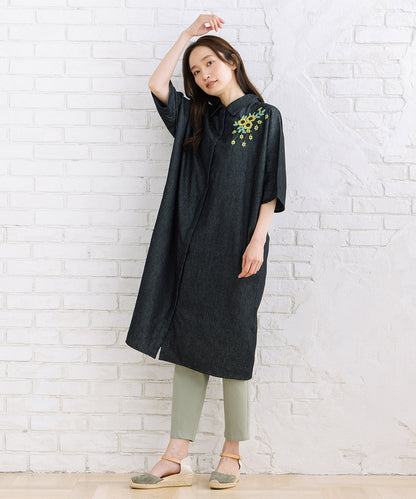 INDESIGN ワンポイントフラワーエンブロイダリーデニムワンピース