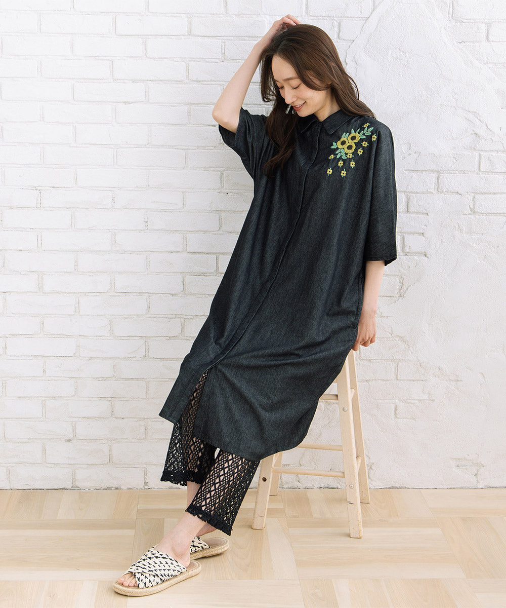 INDESIGN ワンポイントフラワーエンブロイダリーデニムワンピース