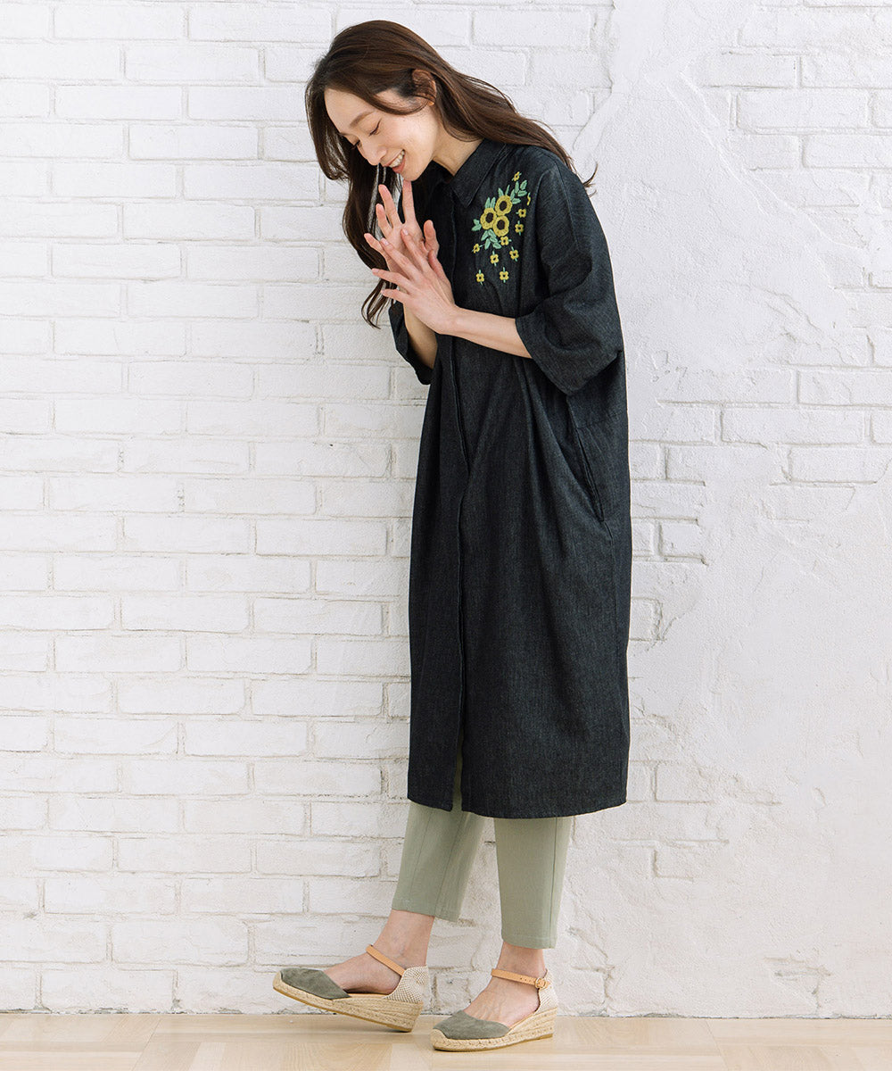 INDESIGN ワンポイントフラワーエンブロイダリーデニムワンピース