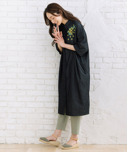 INDESIGN ワンポイントフラワーエンブロイダリーデニムワンピース