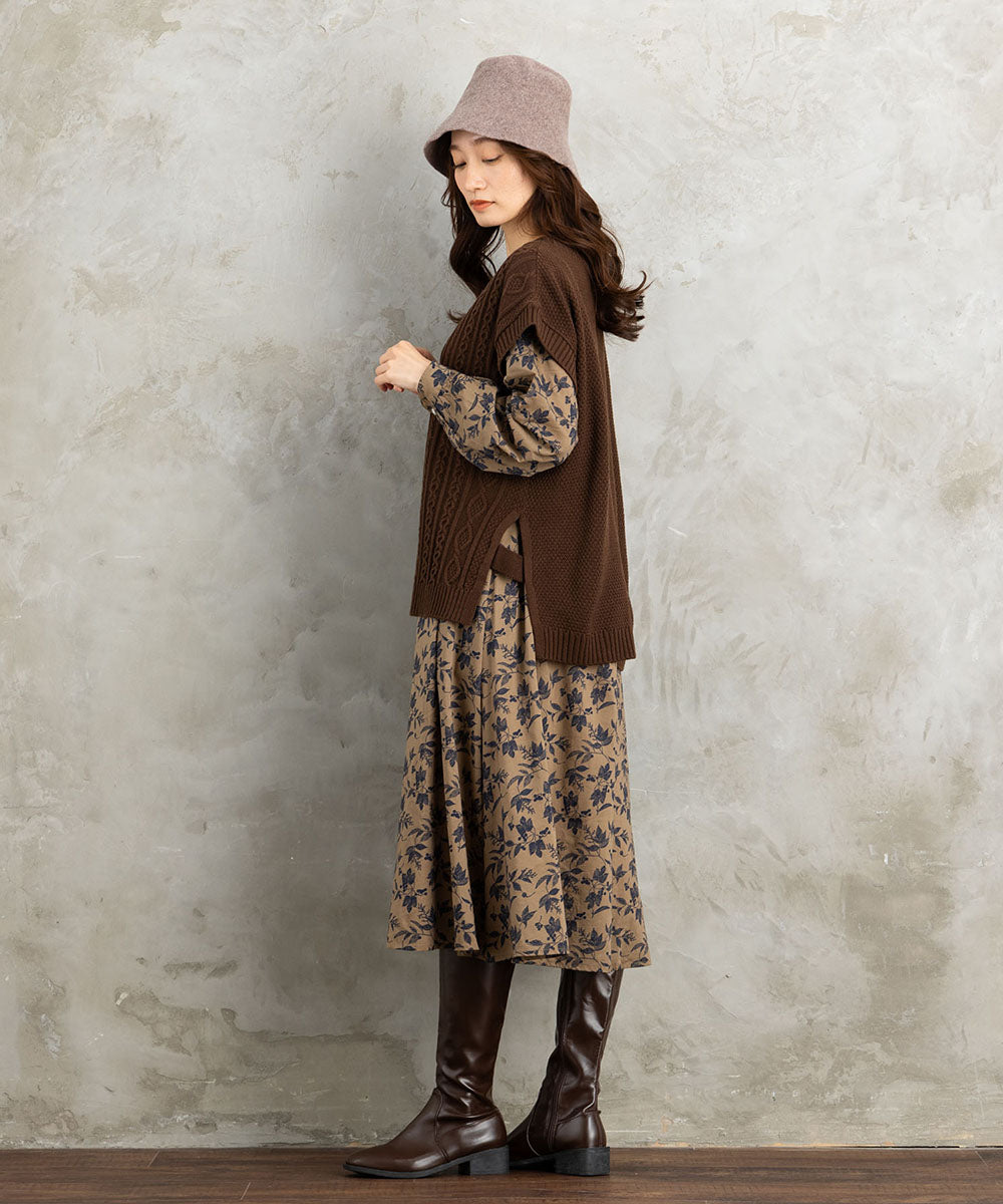 INDESIGN ケーブルニットベスト×ボタニカルワンピースアンサンブル
