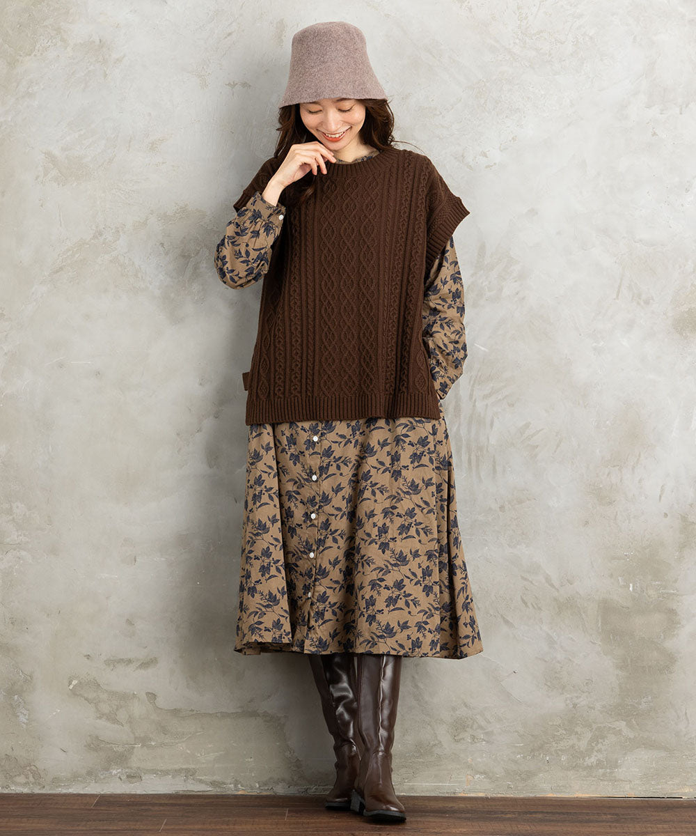INDESIGN ケーブルニットベスト×ボタニカルワンピースアンサンブル