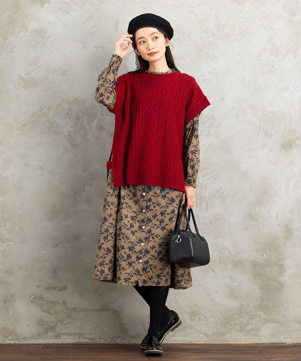 INDESIGN ケーブルニットベスト×ボタニカルワンピースアンサンブル