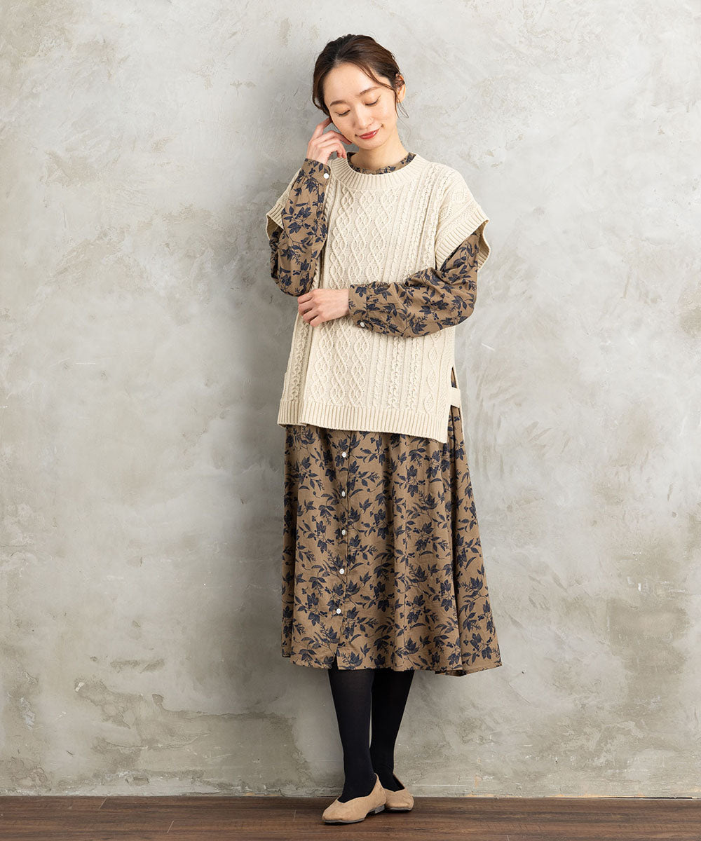 INDESIGN ケーブルニットベスト×ボタニカルワンピースアンサンブル