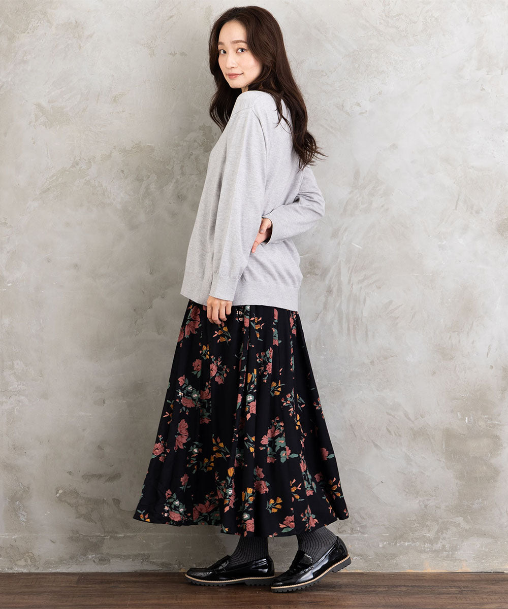 クルーネックカーディガン