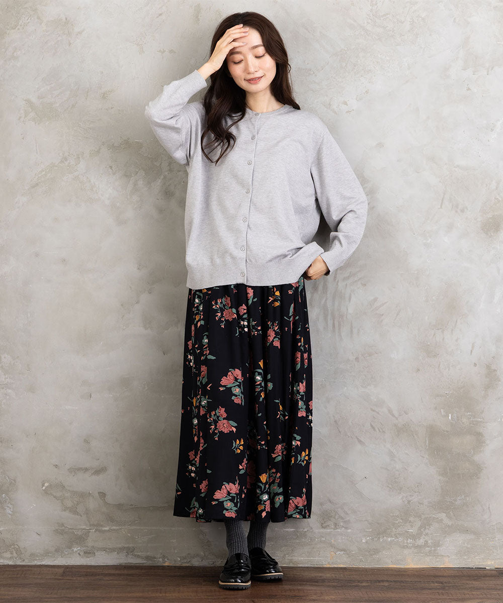 クルーネックカーディガン