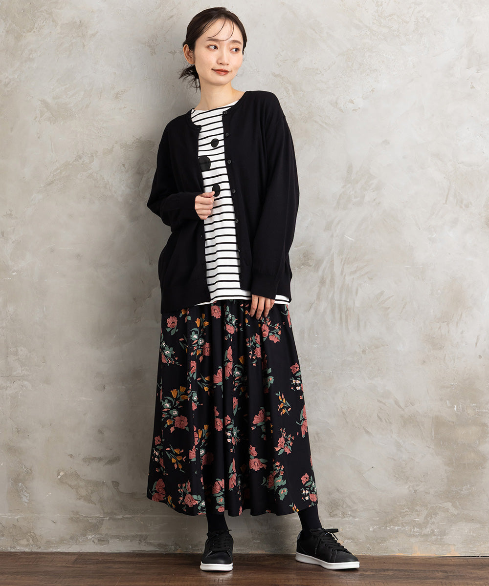 クルーネックカーディガン