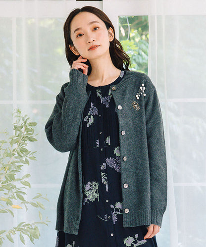 (ロジーク) [30th]ビジューブローチライクニットカーディガン