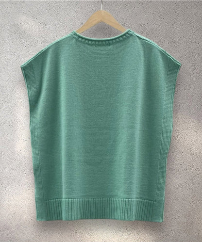 21号(6L～) [MADE IN JAPAN]ケーブル柄ニットベスト