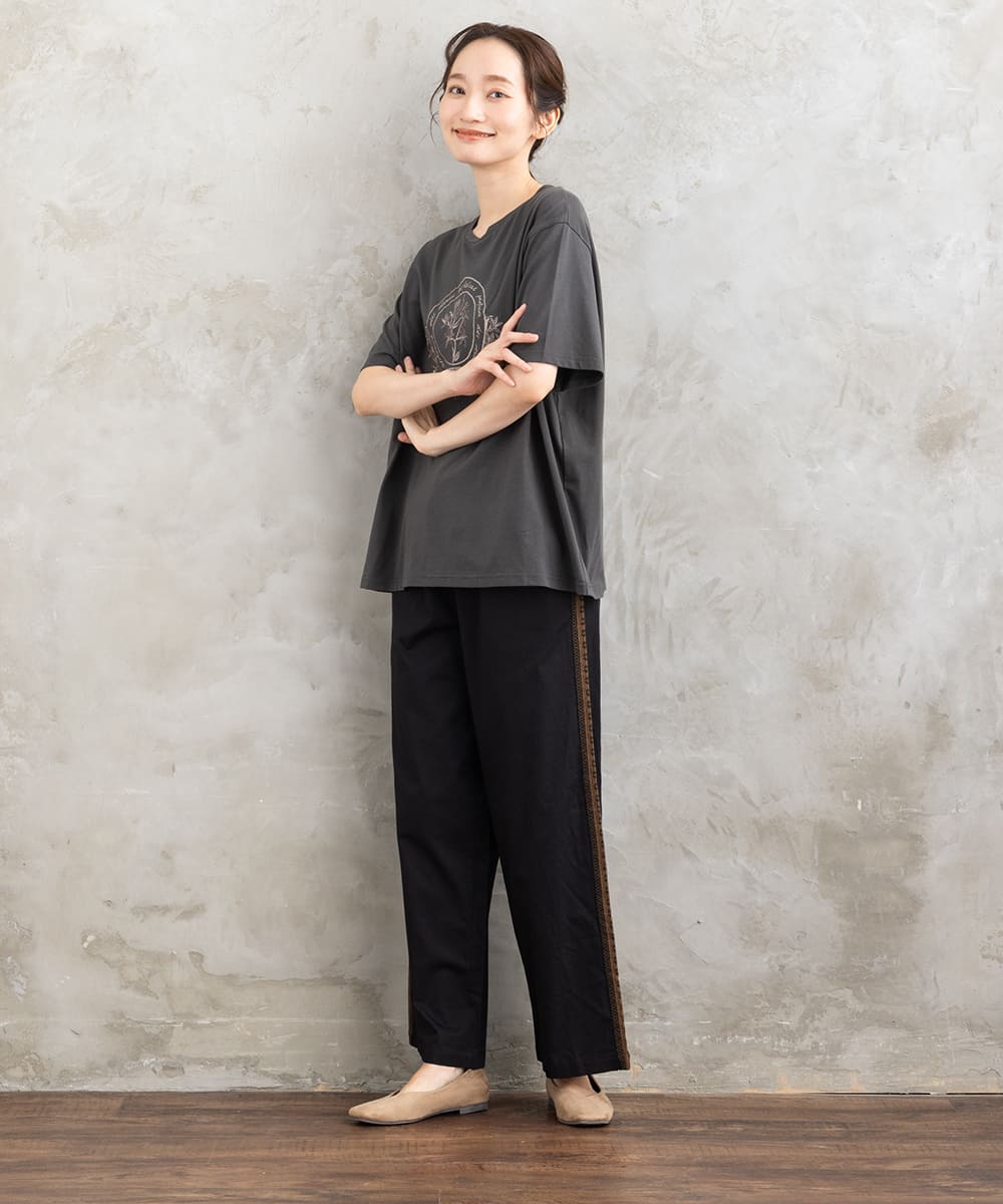 21号(6L～) フラワーエンブレム刺繍Tシャツ