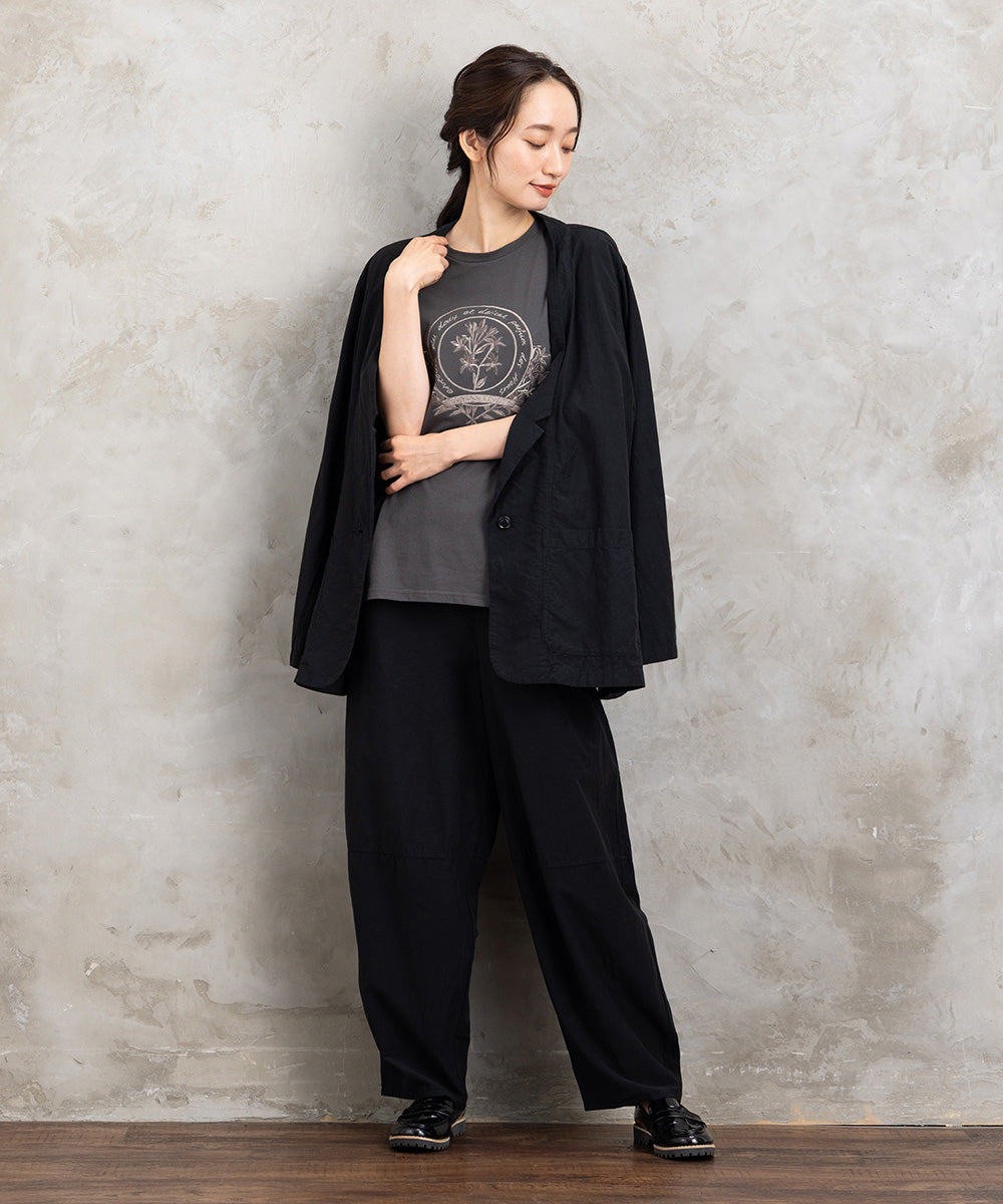 フラワーエンブレム刺繍Tシャツ