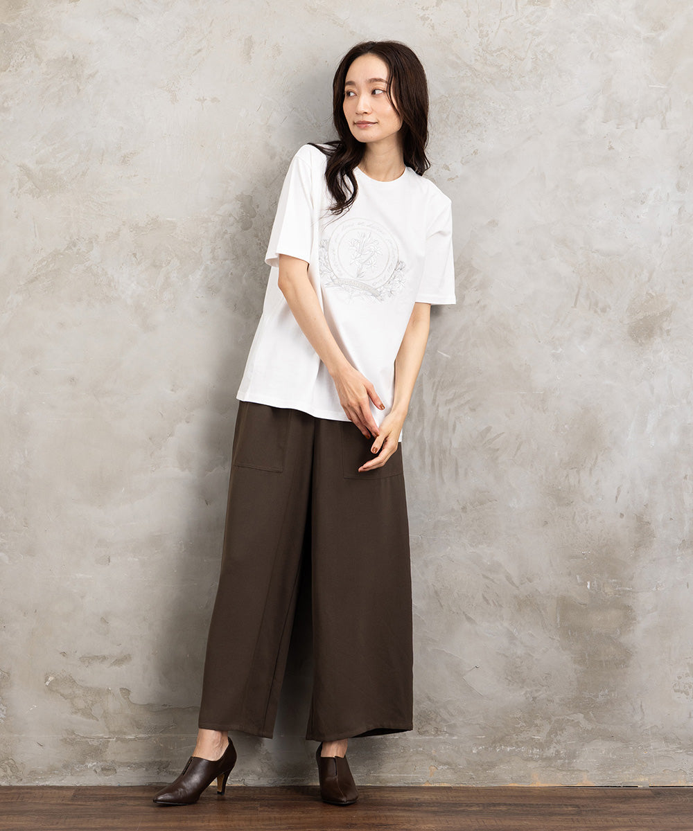 フラワーエンブレム刺繍Tシャツ
