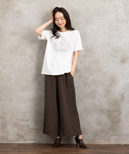 フラワーエンブレム刺繍Tシャツ