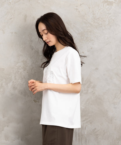 フラワーエンブレム刺繍Tシャツ