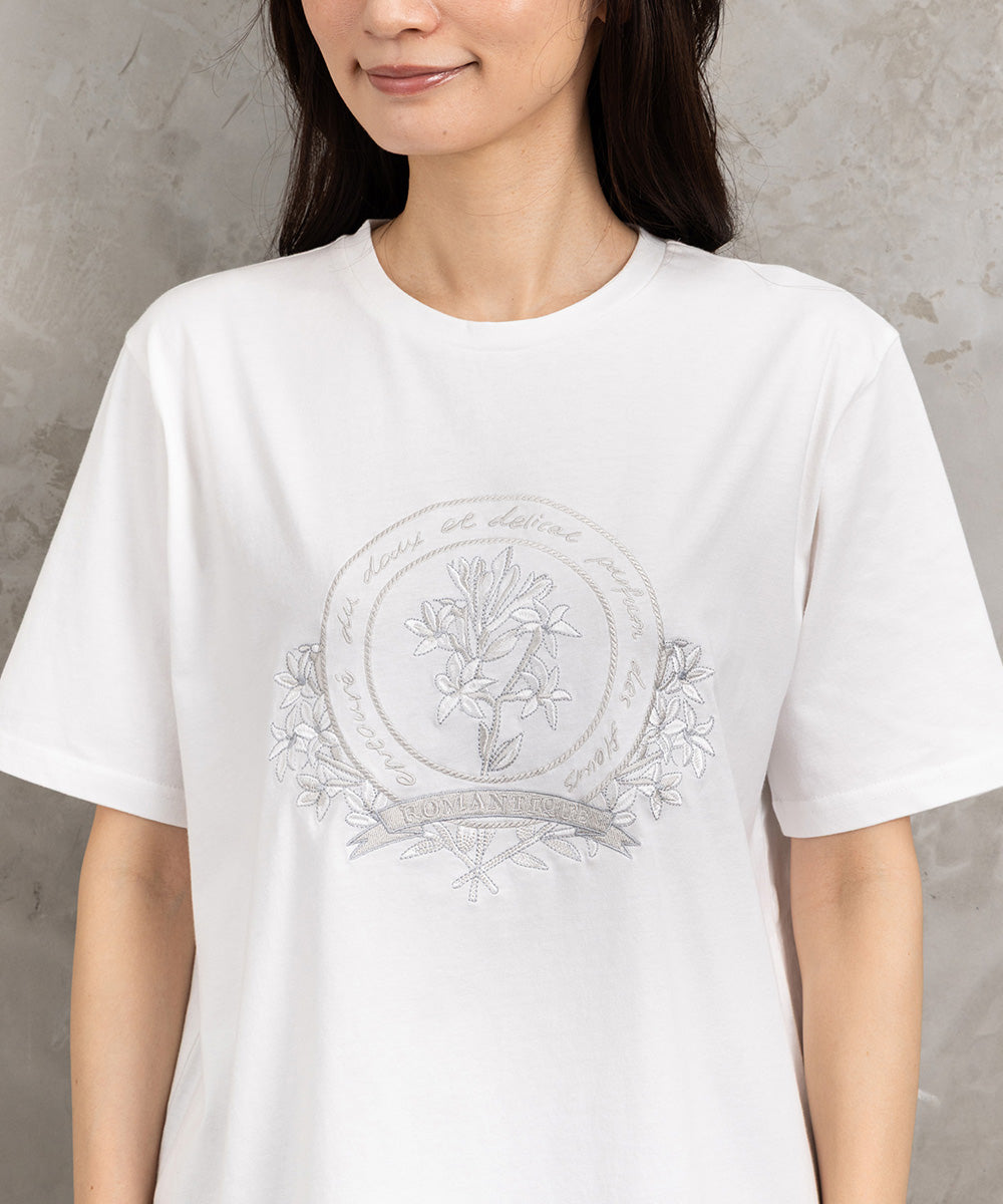 フラワーエンブレム刺繍Tシャツ