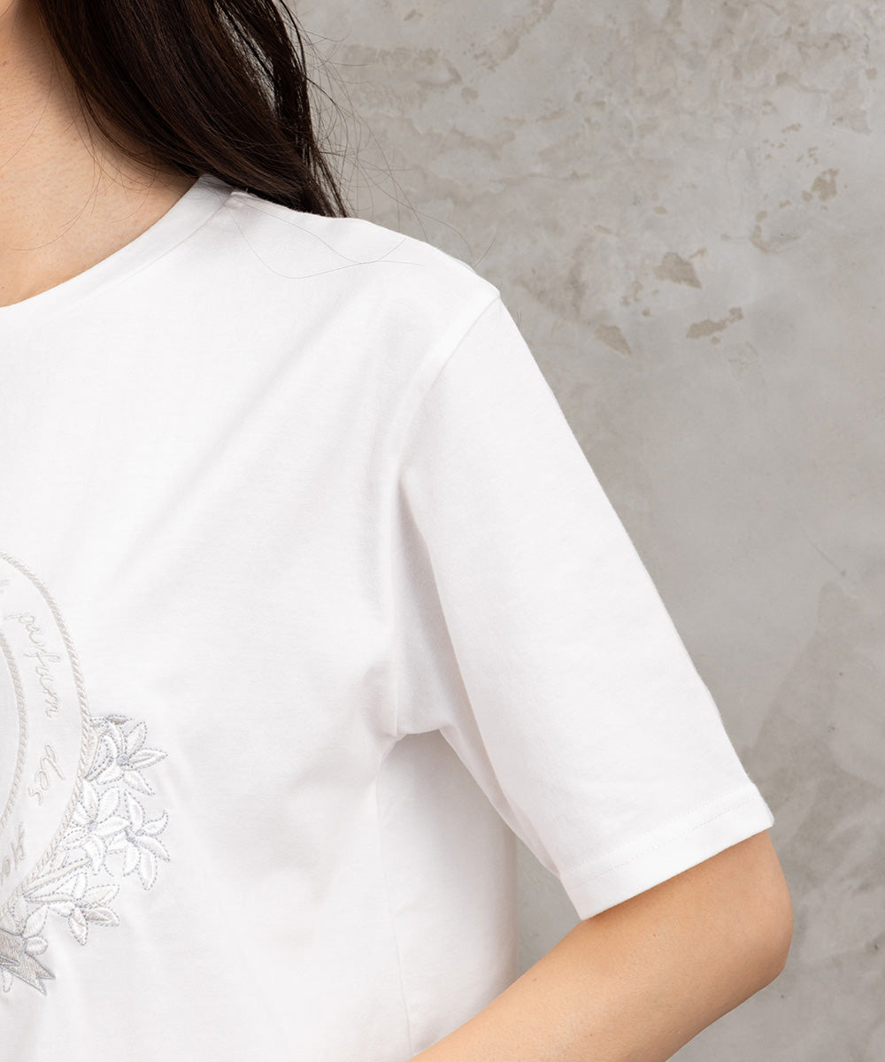 フラワーエンブレム刺繍Tシャツ