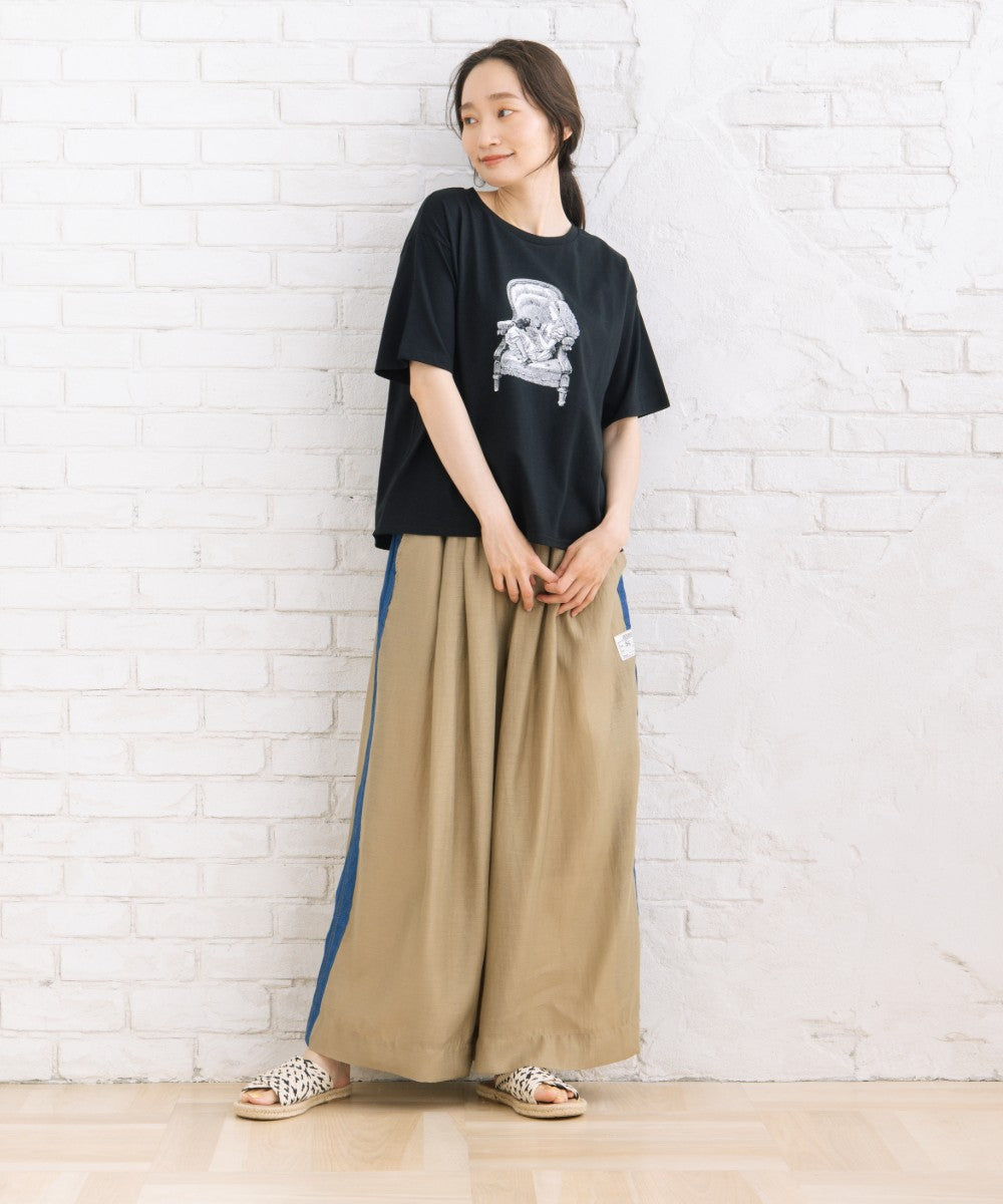 21号(6L～) [Rogique]THE MACMILLAN Alice モノクロアリスプリントスペードトランプ刺繍Tシャツ