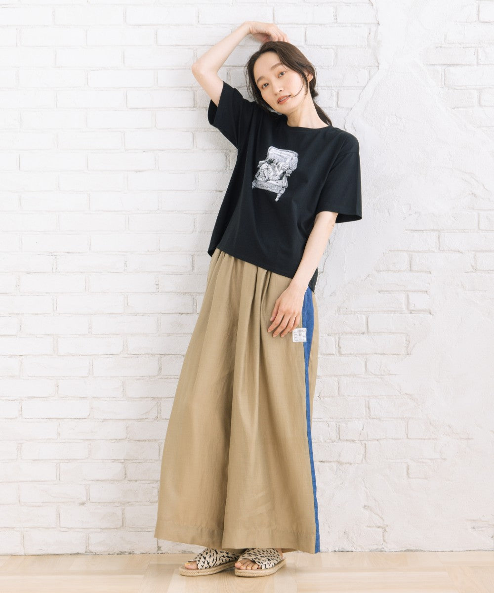 21号(6L～) [Rogique]THE MACMILLAN Alice モノクロアリスプリントスペードトランプ刺繍Tシャツ