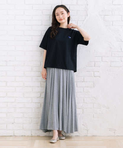 21号(6L～) [Rogique]THE MACMILLAN Alice Queen of Heartsバックプリントスペード刺繍Tシャツ