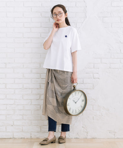 [Rogique]THE MACMILLAN Alice Queen of Heartsバックプリントスペード刺繍Tシャツ