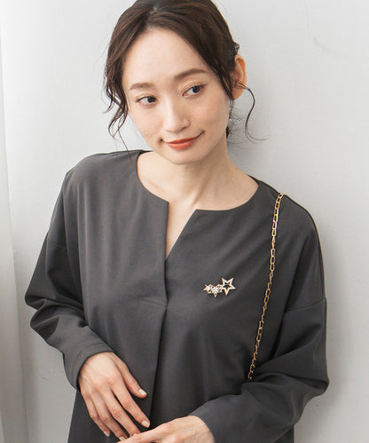 スタービジューブローチ