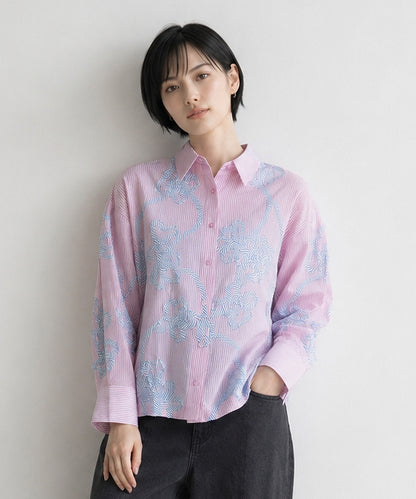 【NUMPH】フラワーコード刺繍ストライプシャツ