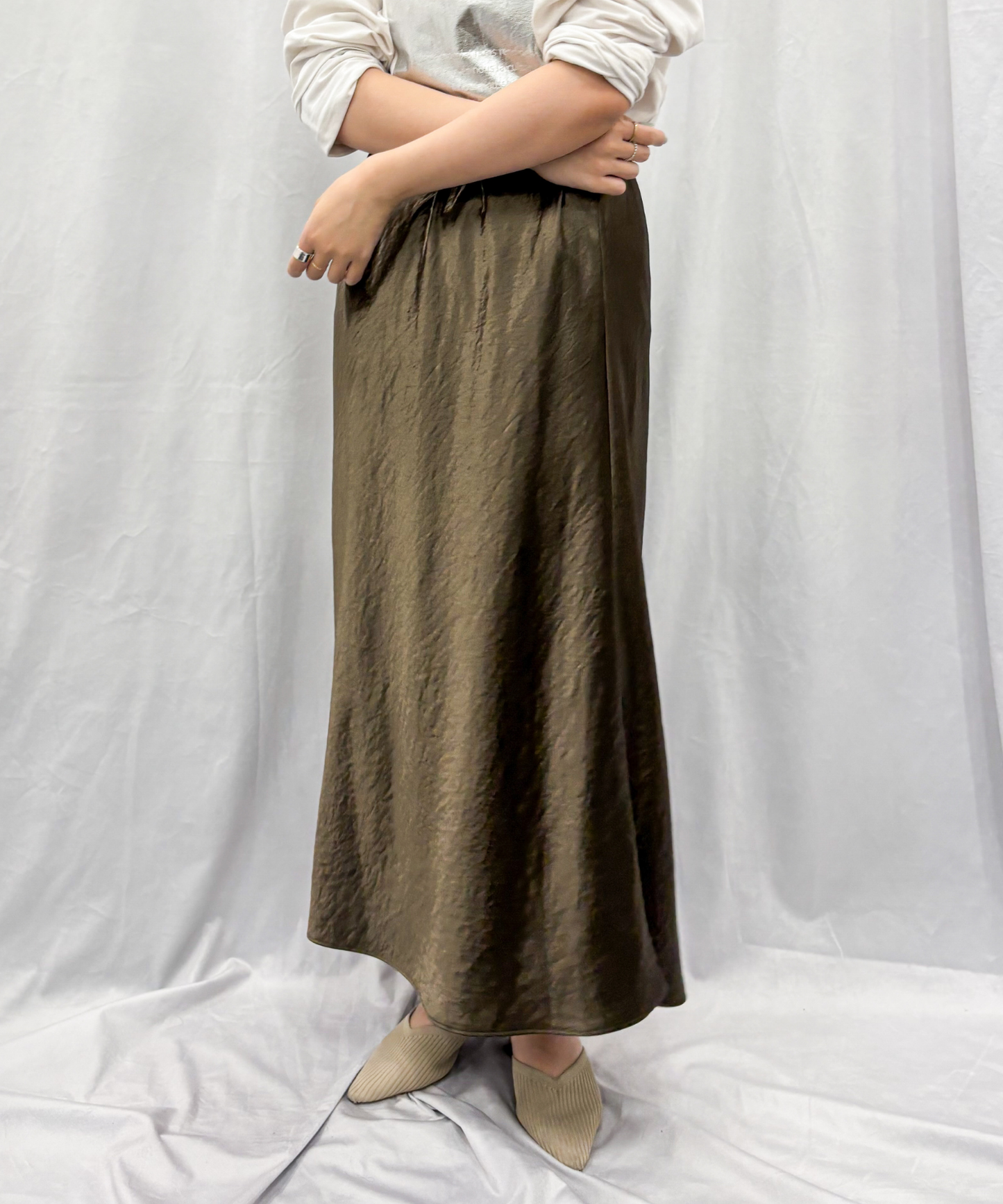 【INNOWAVE】【R】シルキーサテンフレアスカート