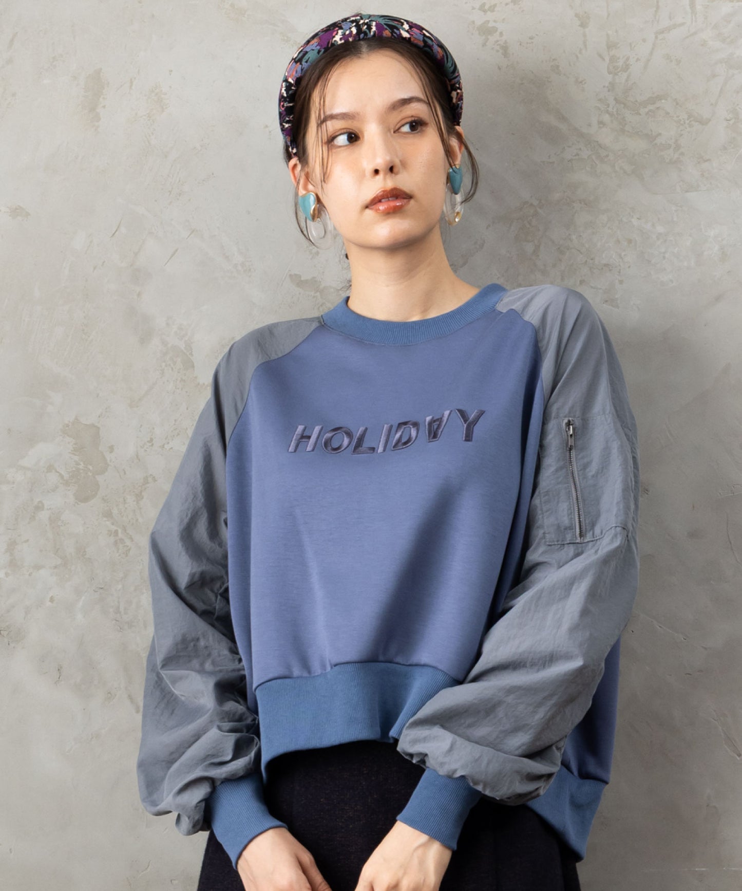 61-5850【FONT LAB】異素材コンビエンブロイダリーロゴスウェット