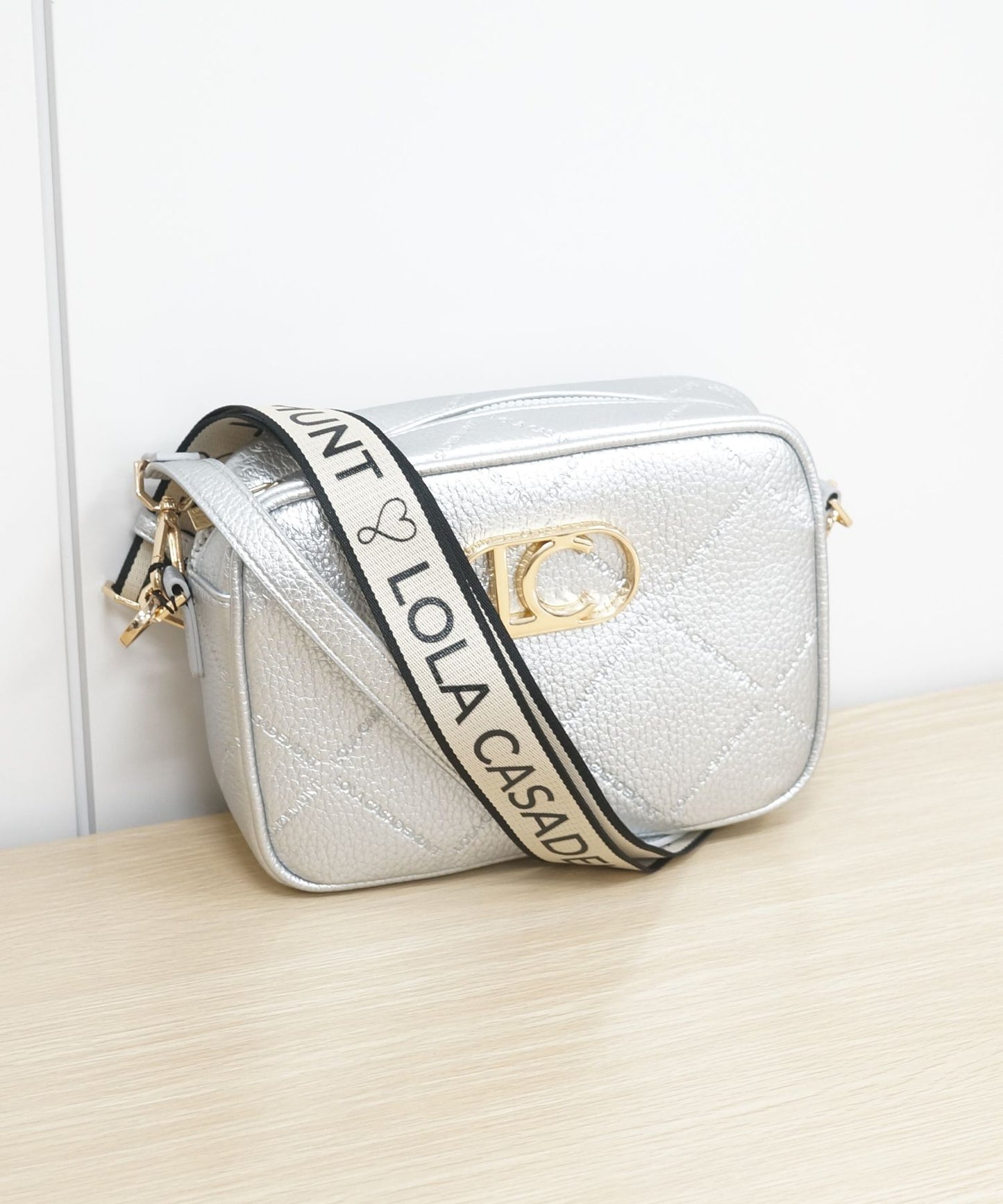 83-6368【LOLA CASADEMUNT 】キルティングフェイクレザーBAG