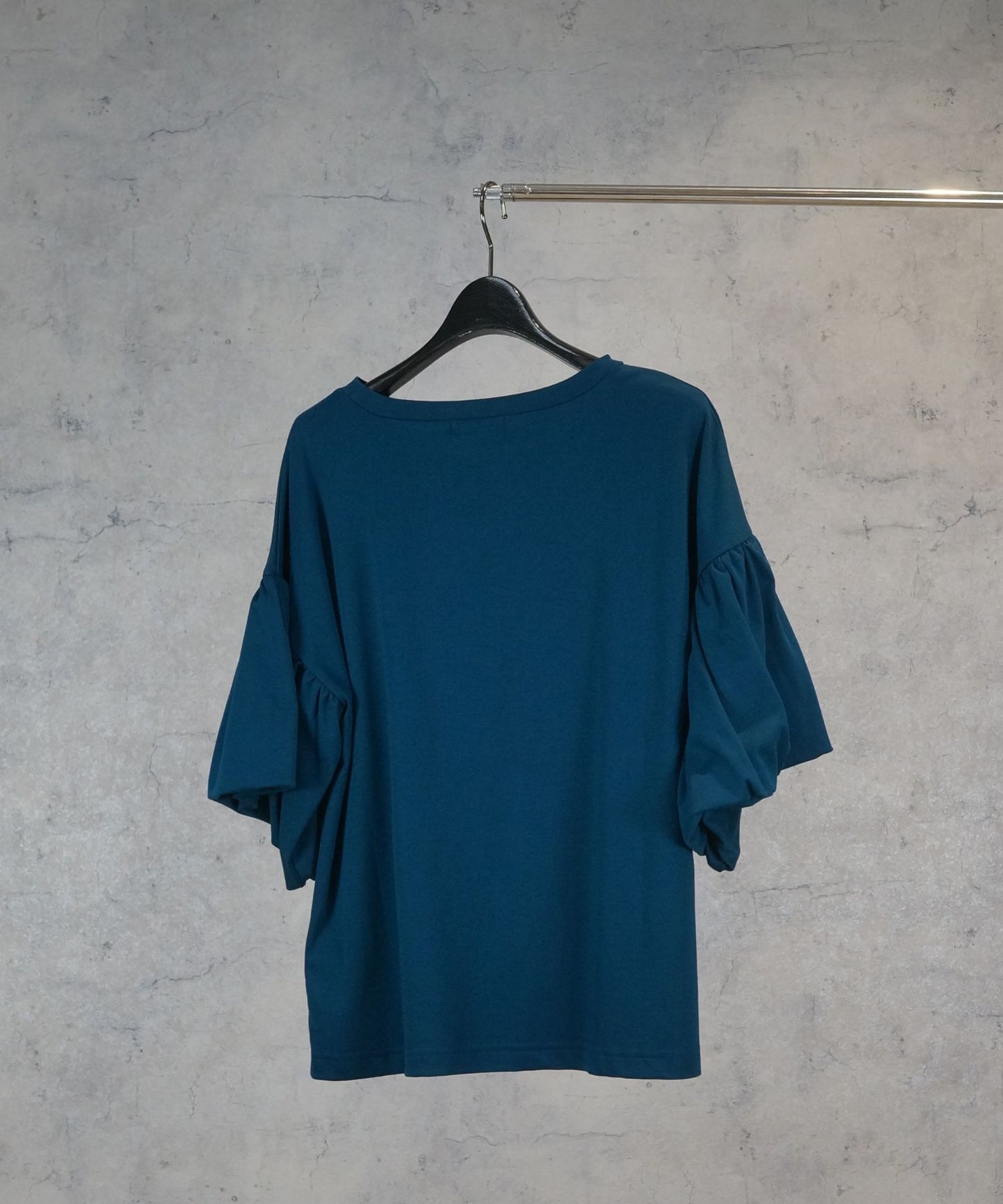 【JETSET SOLO PLUS】ネックレスプリントシルケットTシャツ