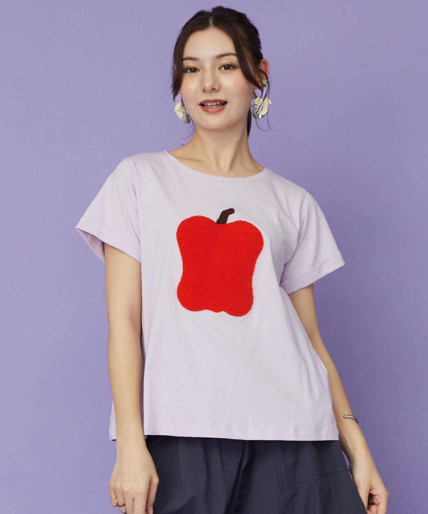 64-5713【COMPANIA FANTASTICA】パプリカシェニール刺繍Tシャツ