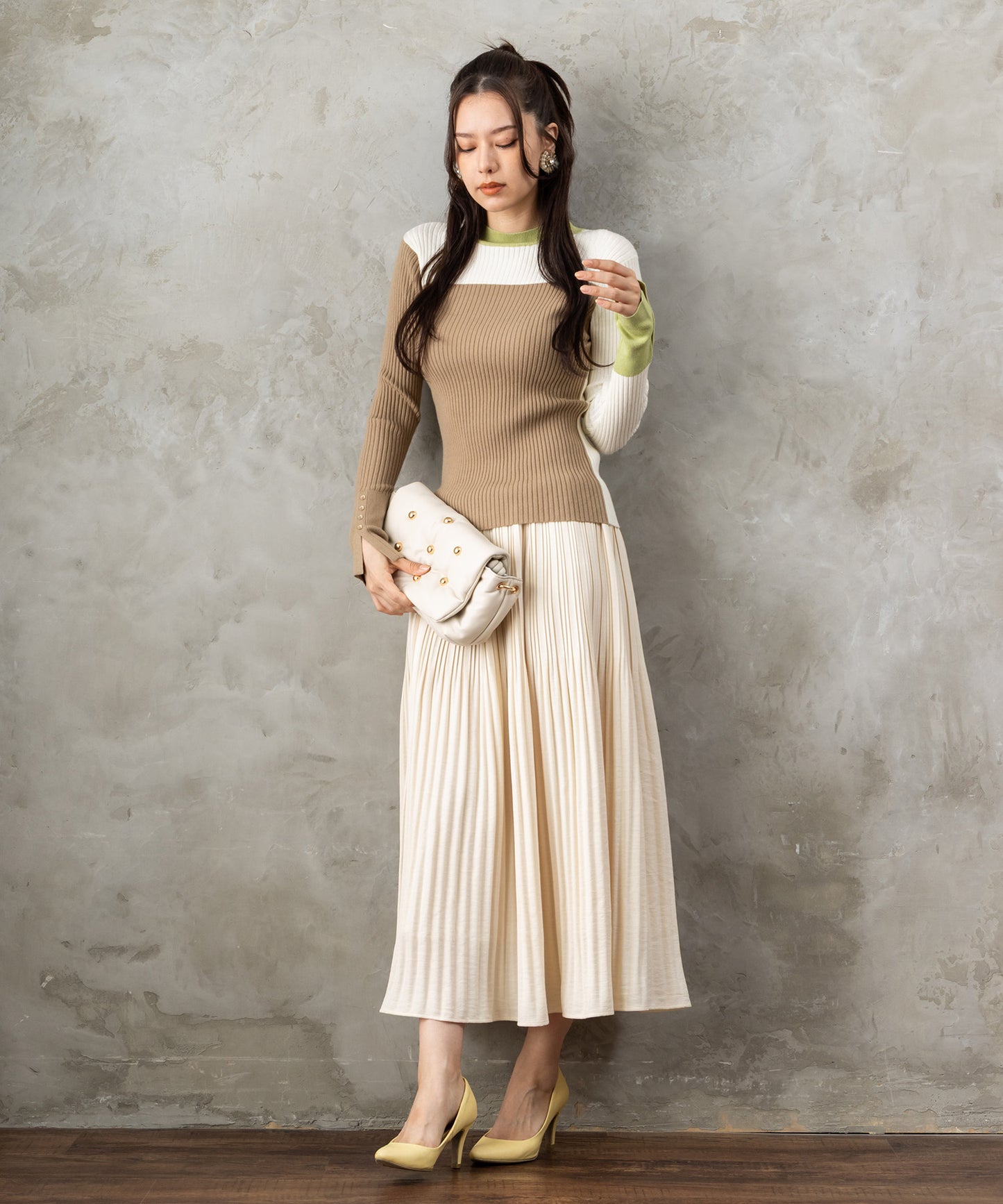 83-6369【LOLA CASADEMUNT 】スタッズフェイクレザーBAG