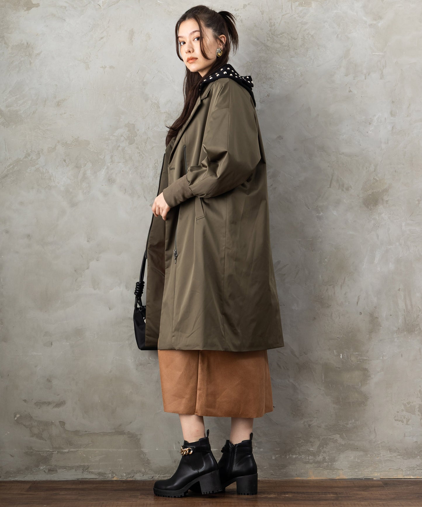 51-5675【BSB】スタッズデザインパーカ