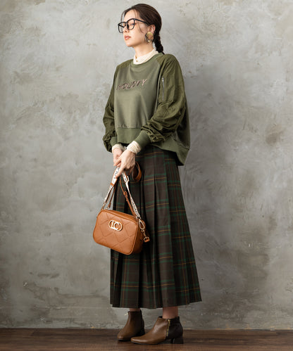 61-5850【FONT LAB】異素材コンビエンブロイダリーロゴスウェット