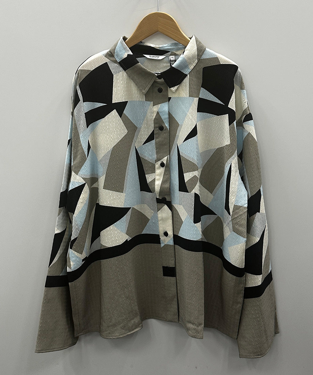 01-6710 b.young [リミサロ]ジオメトリックプリントシャツ