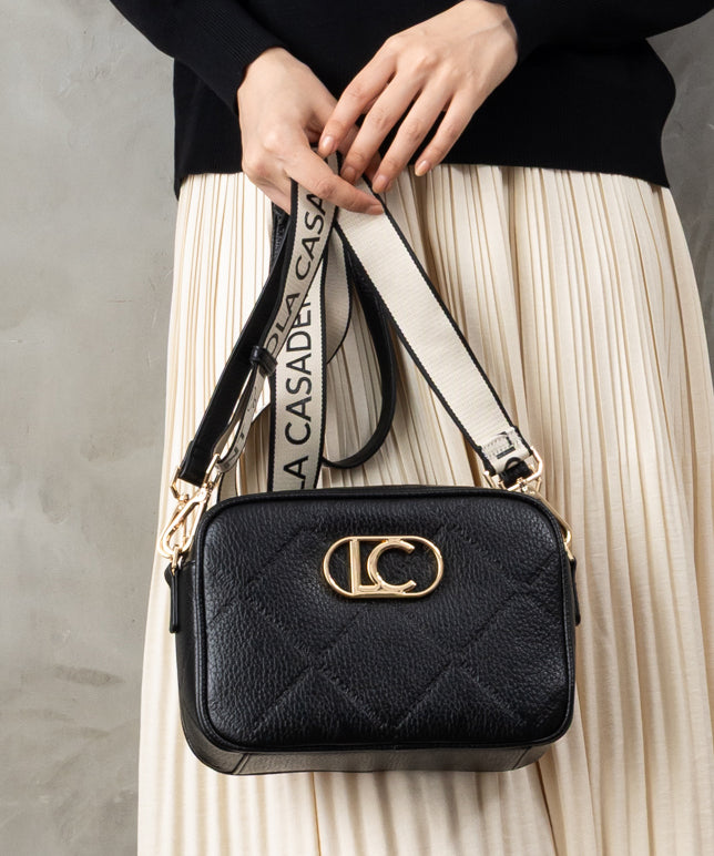 83-6368【LOLA CASADEMUNT 】キルティングフェイクレザーBAG