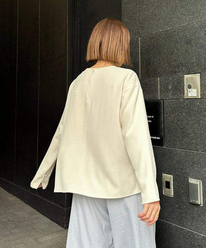 【JETSET SOLO PLUS】ソフトドレープツイル釦スリーブブラウス