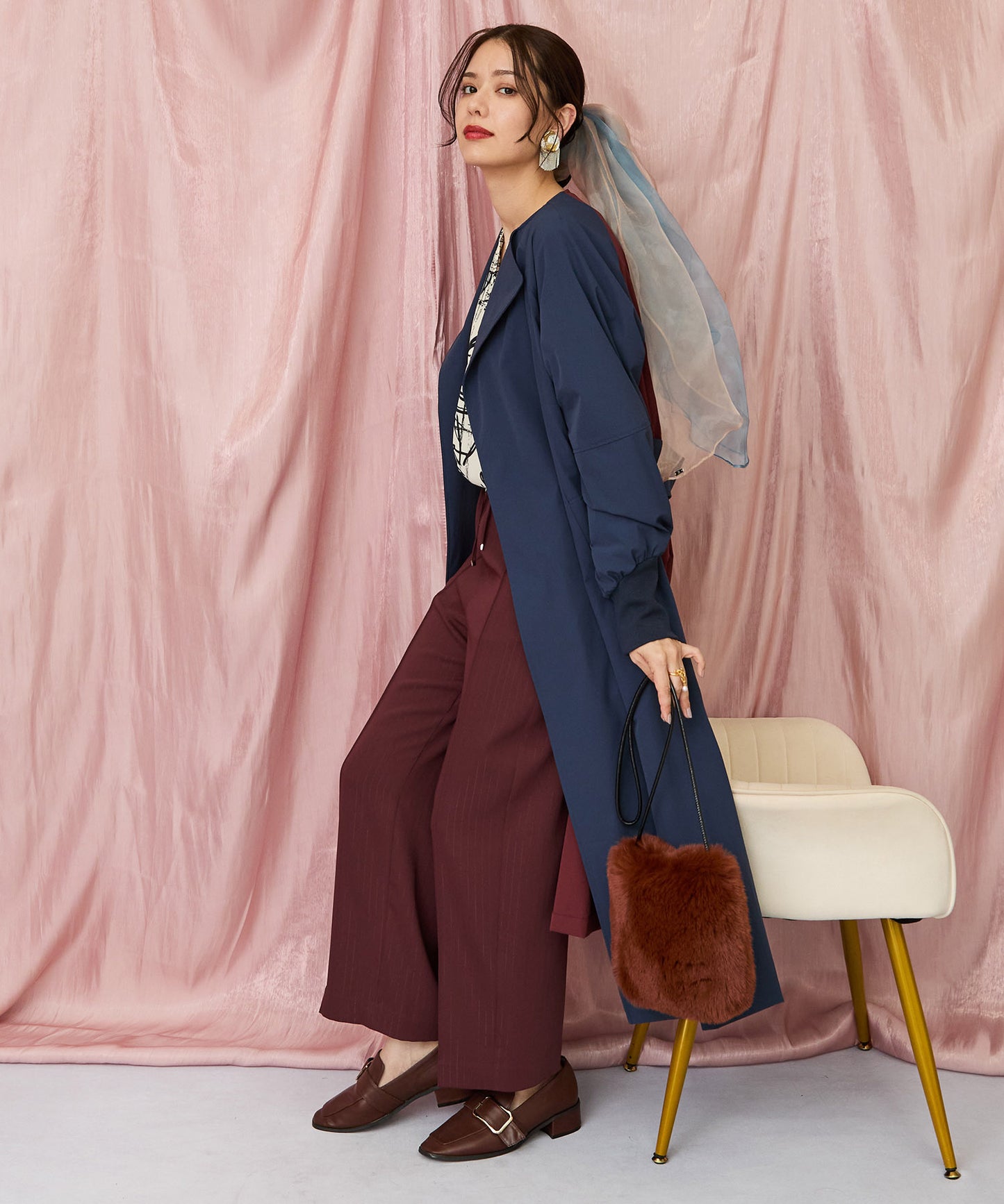 01-5923【FONT LAB】グラフィカルレターリングプリントブラウス