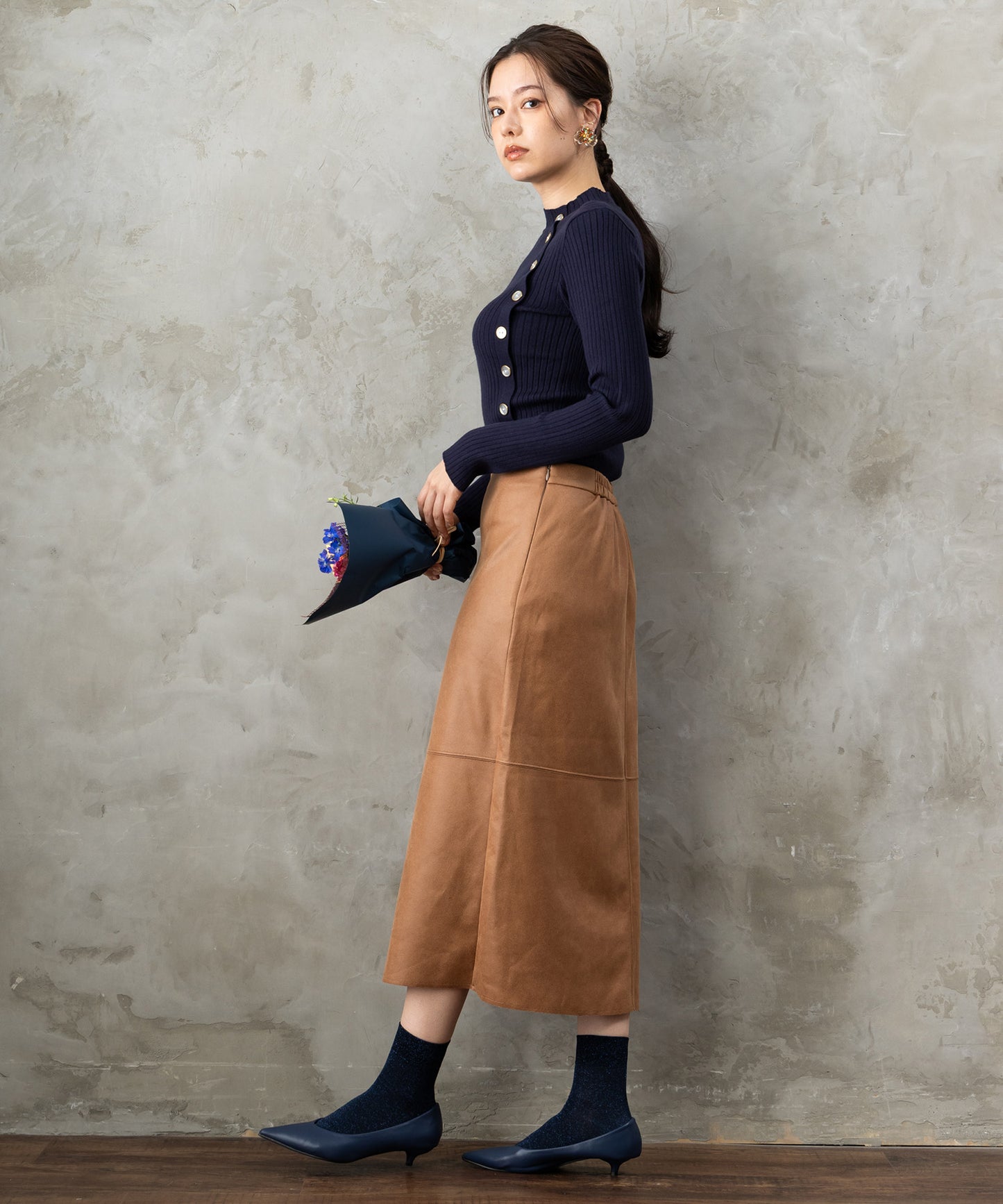 51-5650【FONT LAB】アシンメトリー釦ハイネックリブニット