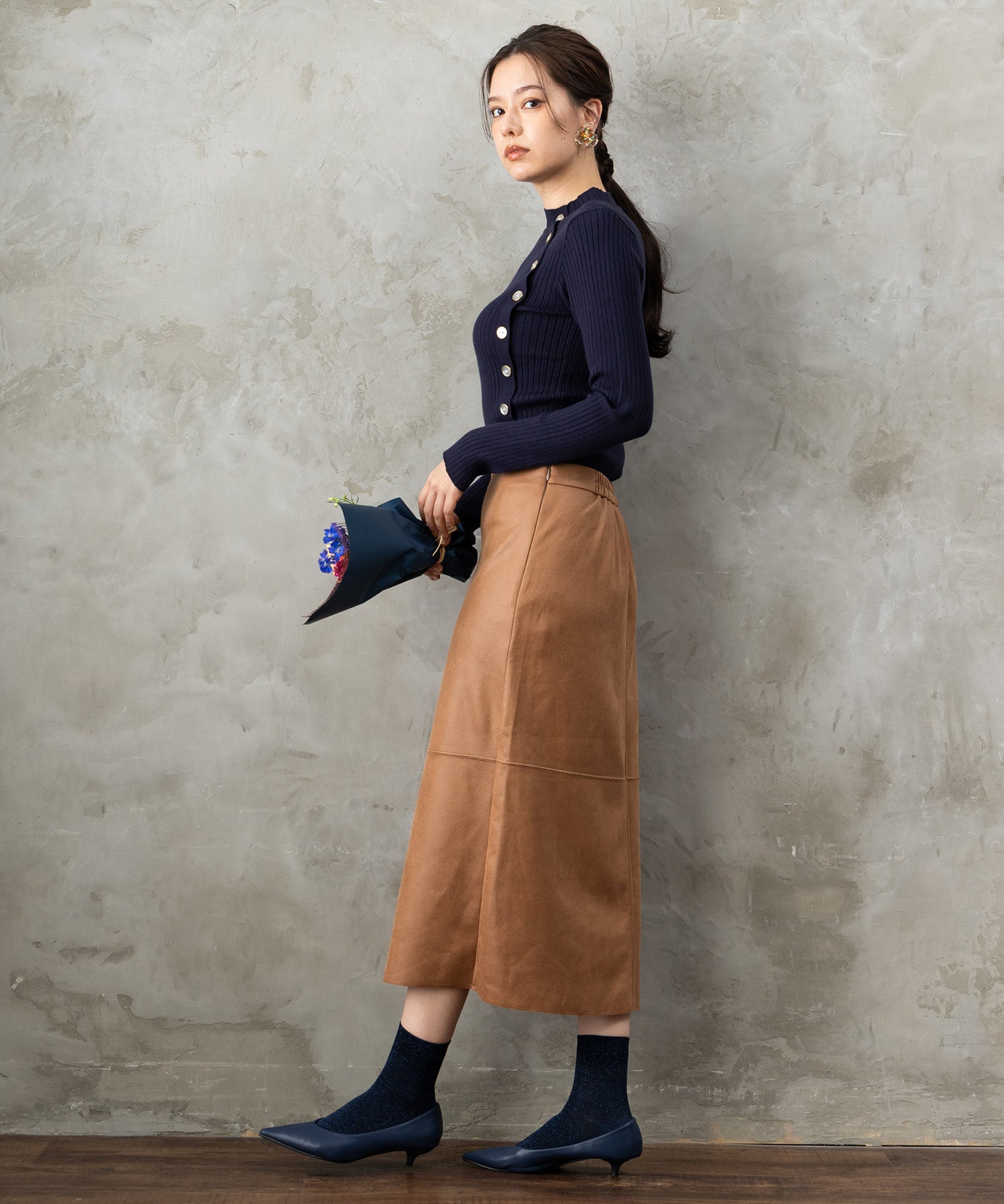 51-5650【FONT LAB】アシンメトリー釦ハイネックリブニット